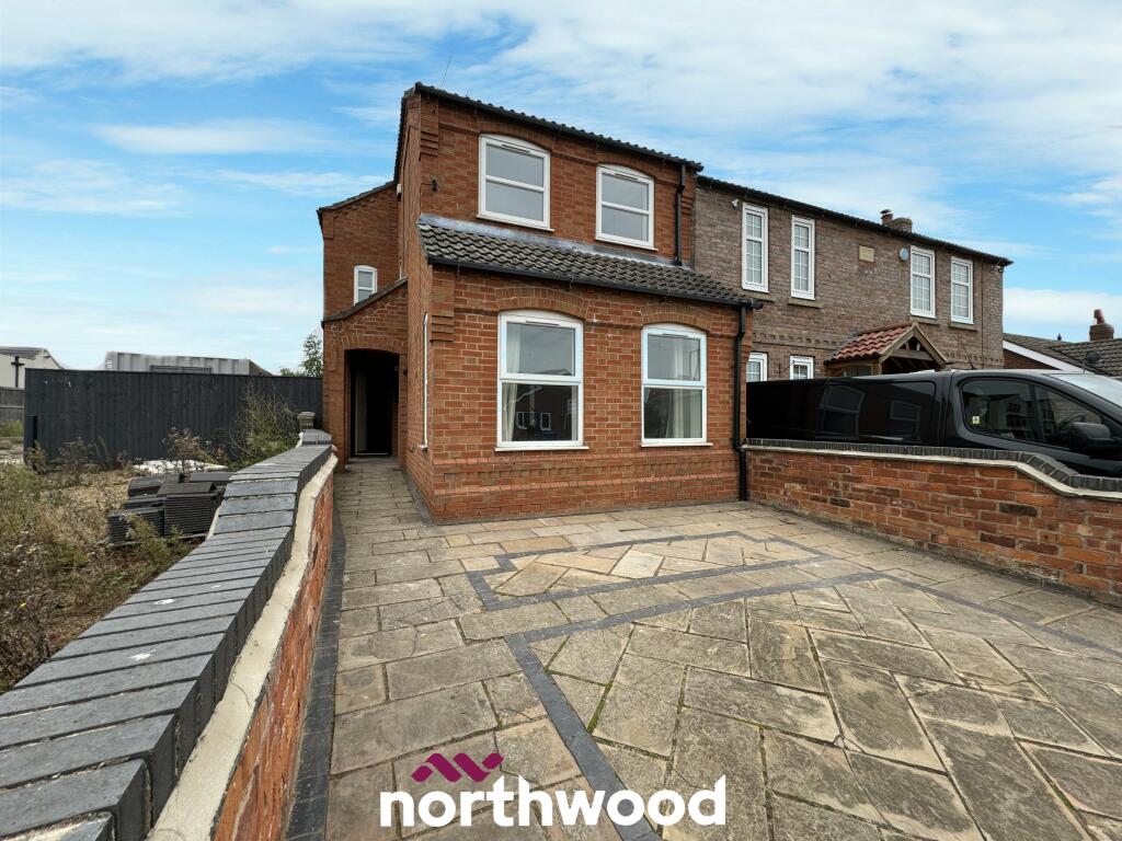 Main image of property: South End, Thorne, Doncaster, DN8
