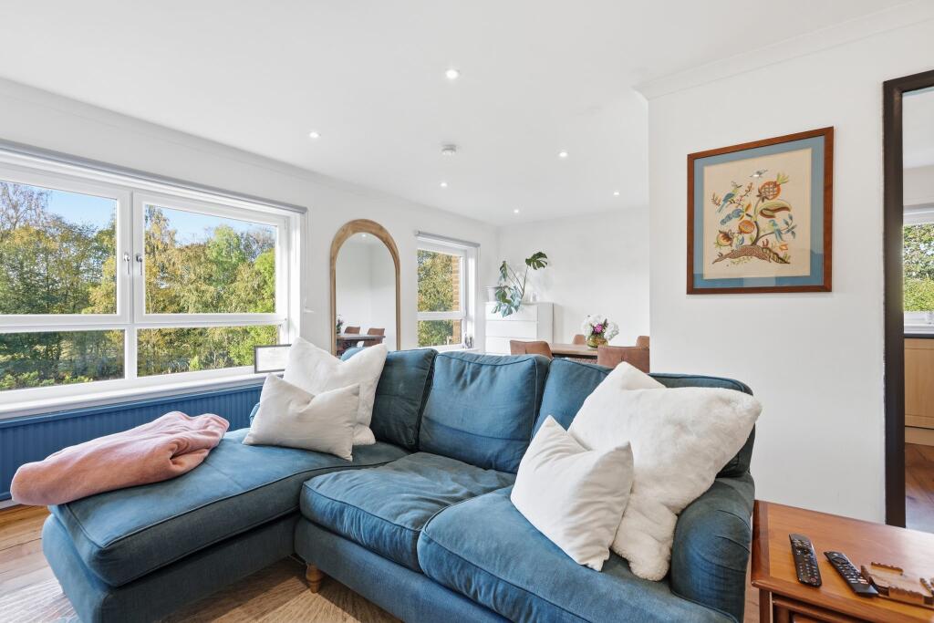 Apartment in Glasgow, South Mains, East Dunbartonshire - More
