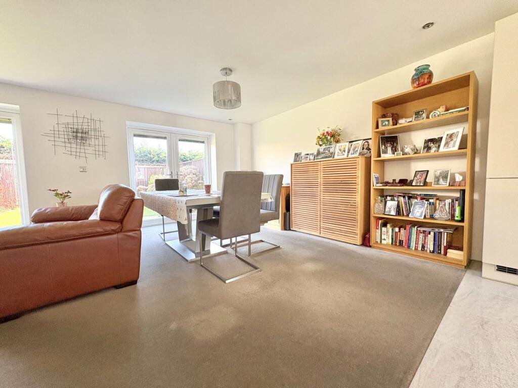 House in Poole, Lake - More