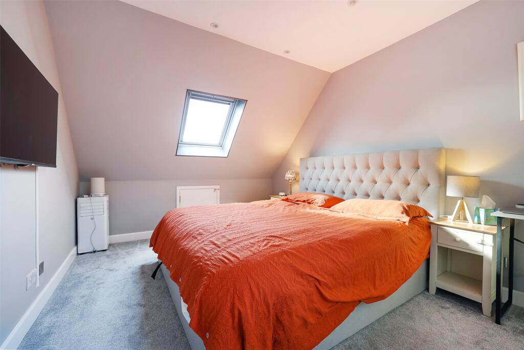 House in Tandridge, Holland, Oxted - View 5