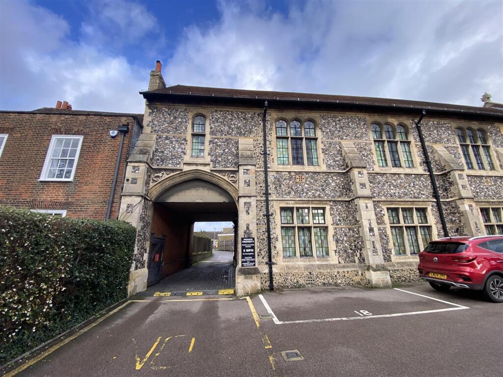 Main image of property: Wood Street, Barnet