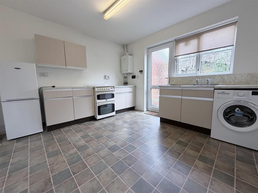 House in Warwick - View 3