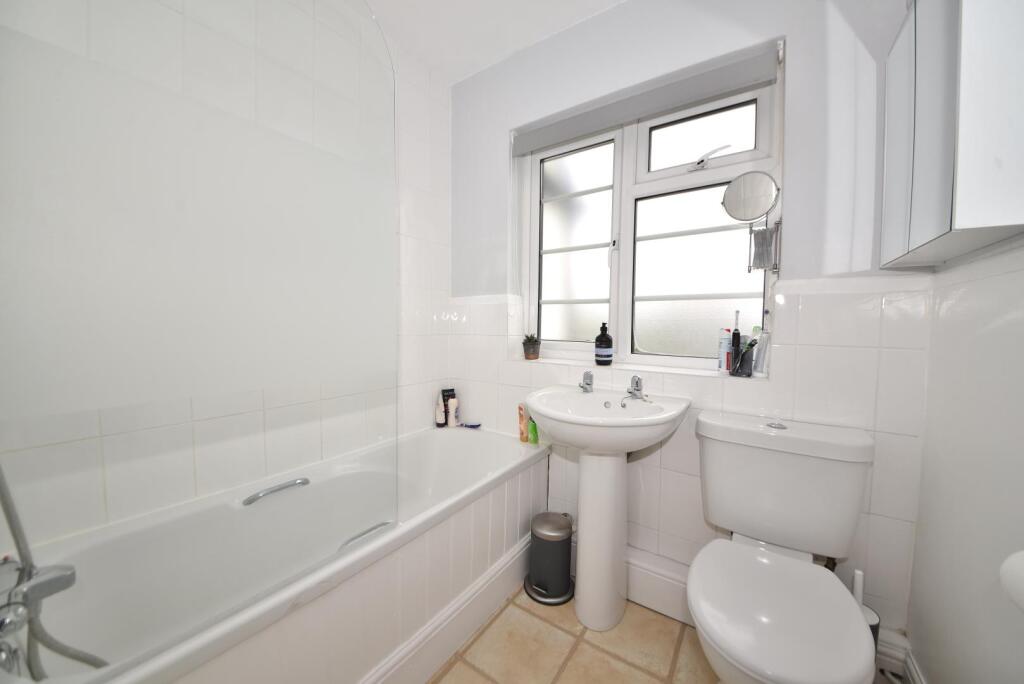 Apartment in Twickenham - More