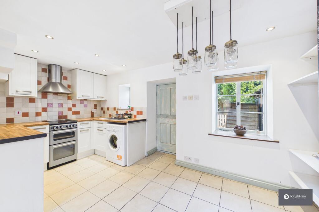 Manor Road, Brackley, NN13 - More