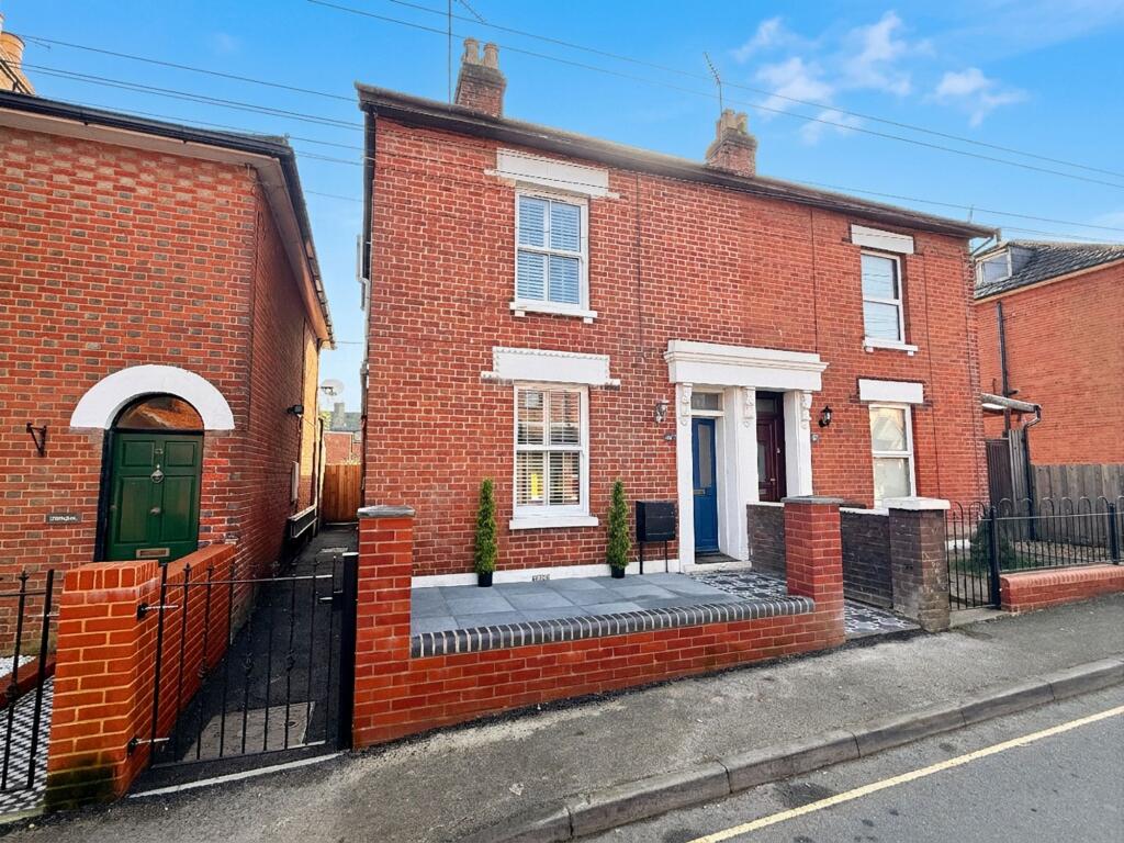 Main image of property: South Street, Hythe, SO45