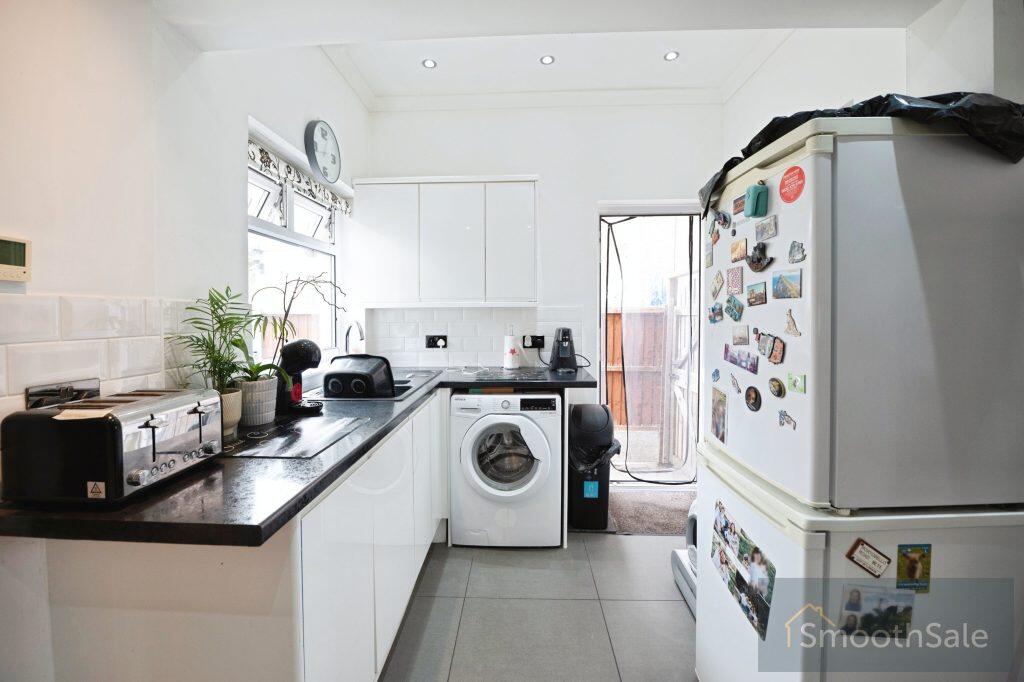 House in Romford - More