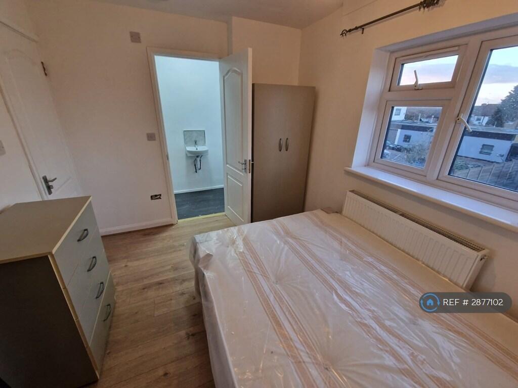 5 bedroom terraced house for rent