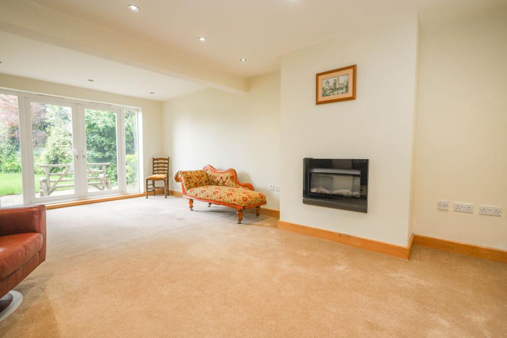 Kinson Road, Bournemouth, BH10 photo 3