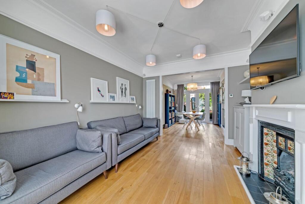 House in London - View 2