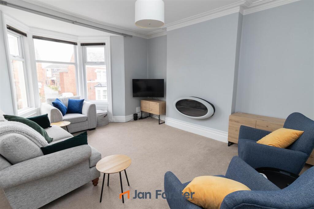 Apartment in North Tyneside, Cullercoats - View 2
