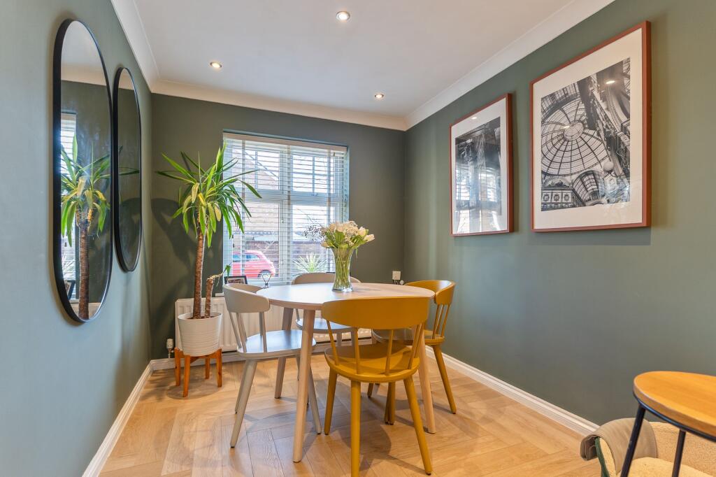 House in Newport - More