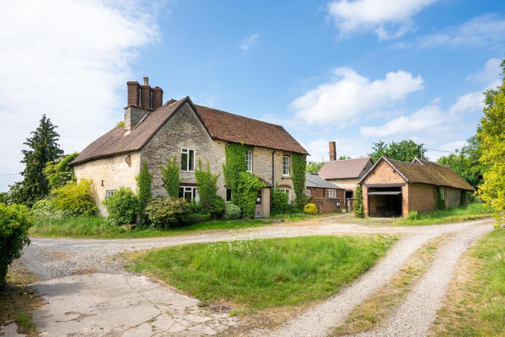5-bed detached on Church Bank Farmhouse, Binton, Stratford-upon-Avon, Warwickshire, CV37 6TJ, £1,000,000