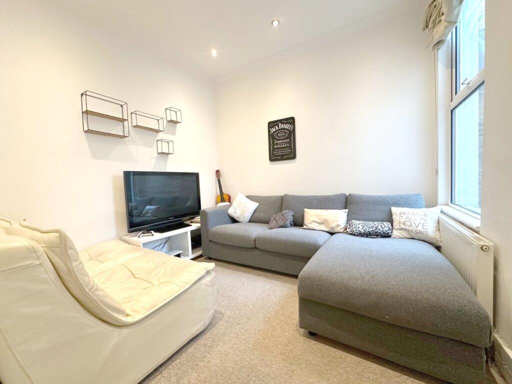 House in London - View 3