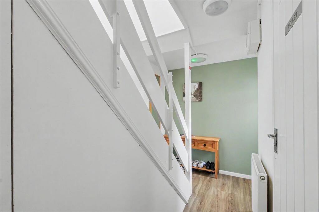 House in Nottingham, Inham Nook, Chilwell - View 5