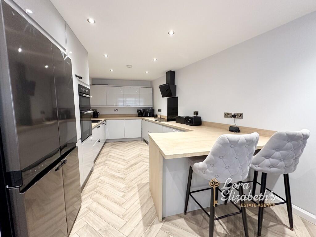 Hill Crescent, Sutton-In-Ashfield, Nottinghamshire, NG17 photo 3