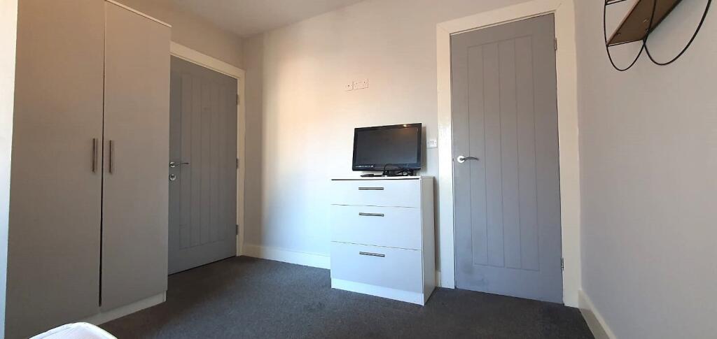 House in Doncaster, South Yorkshire - View 3