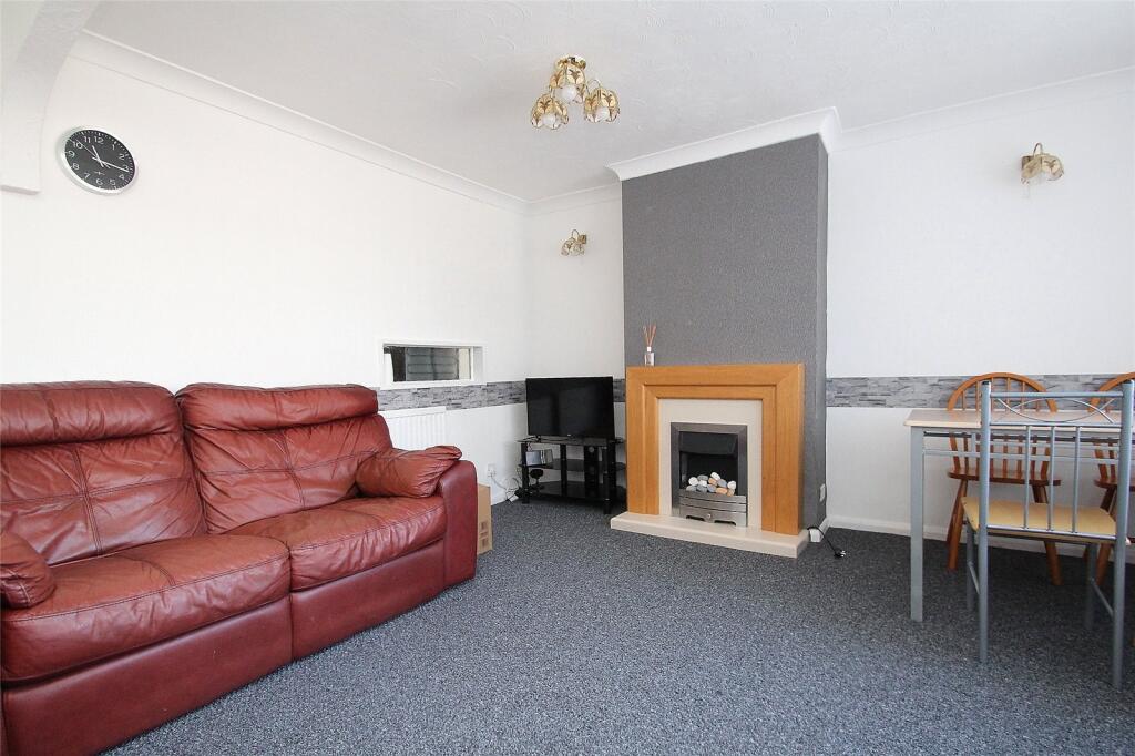 Bishopsfield Road, Fareham, Hampshire, PO14 - View 5