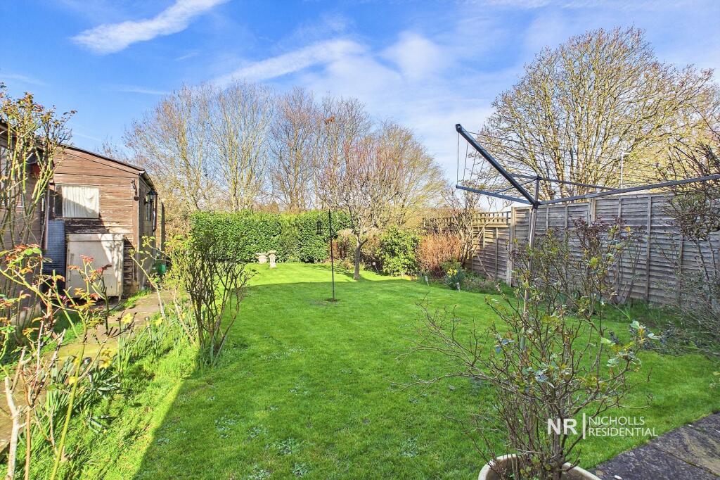 House in London, Royal Borough of Kingston upon Thames - View 2