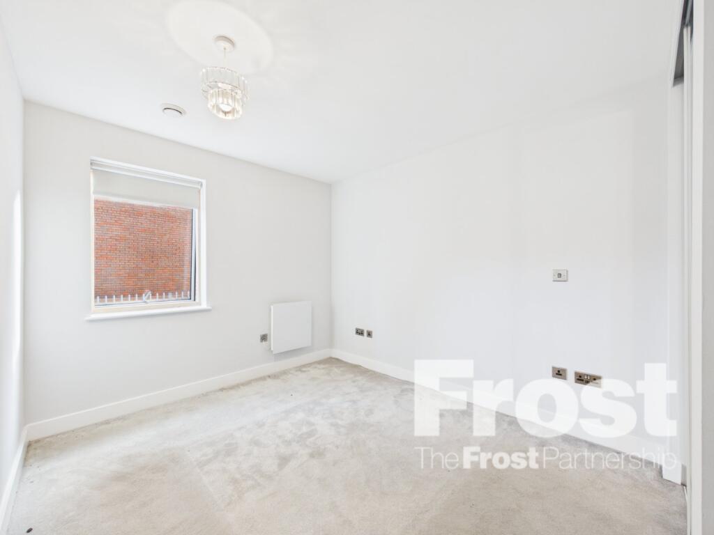 Apartment in Slough - View 4