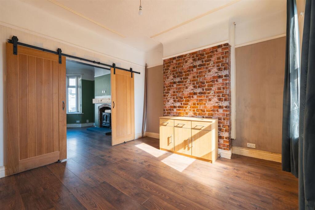 House in Wirral, Liverpool City Region - More