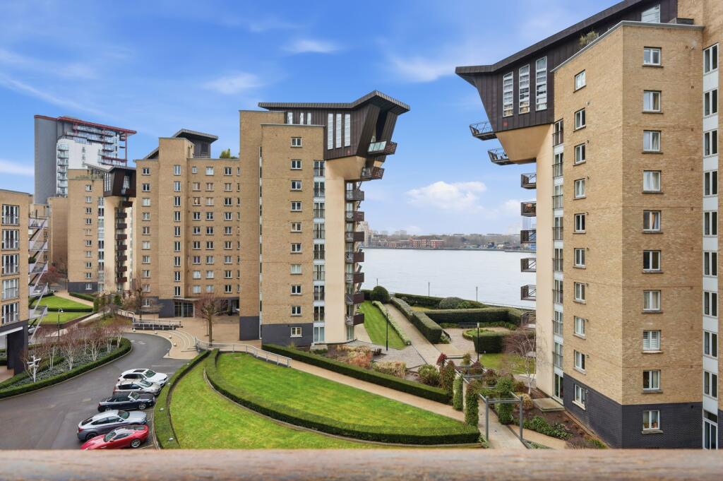 Main image of property: Jefferson Building, Canary Wharf, E14