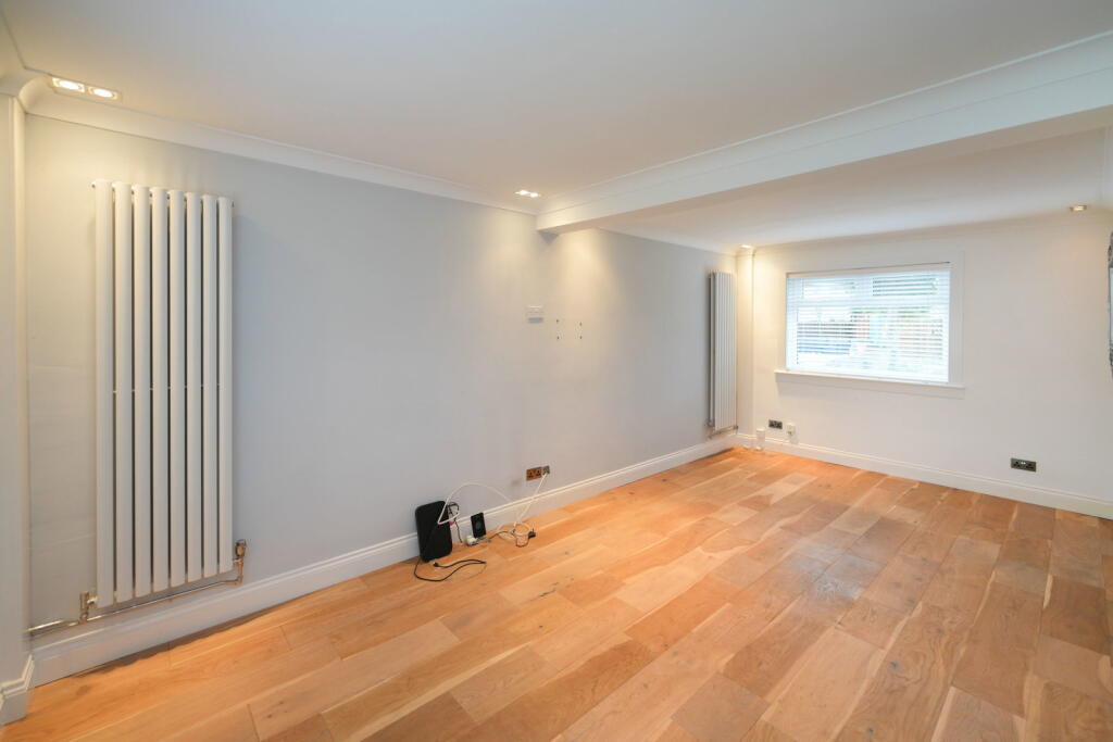Oaklands Avenue, Irvine, KA12 0SE photo 2