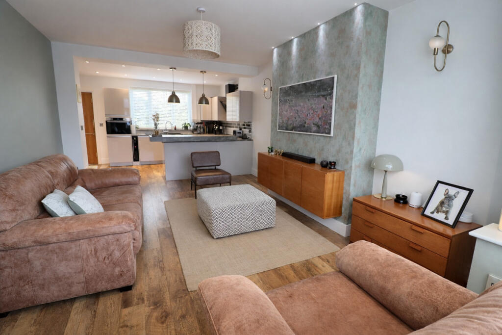 Woodlands Avenue, Blackburn, BB2 photo 3