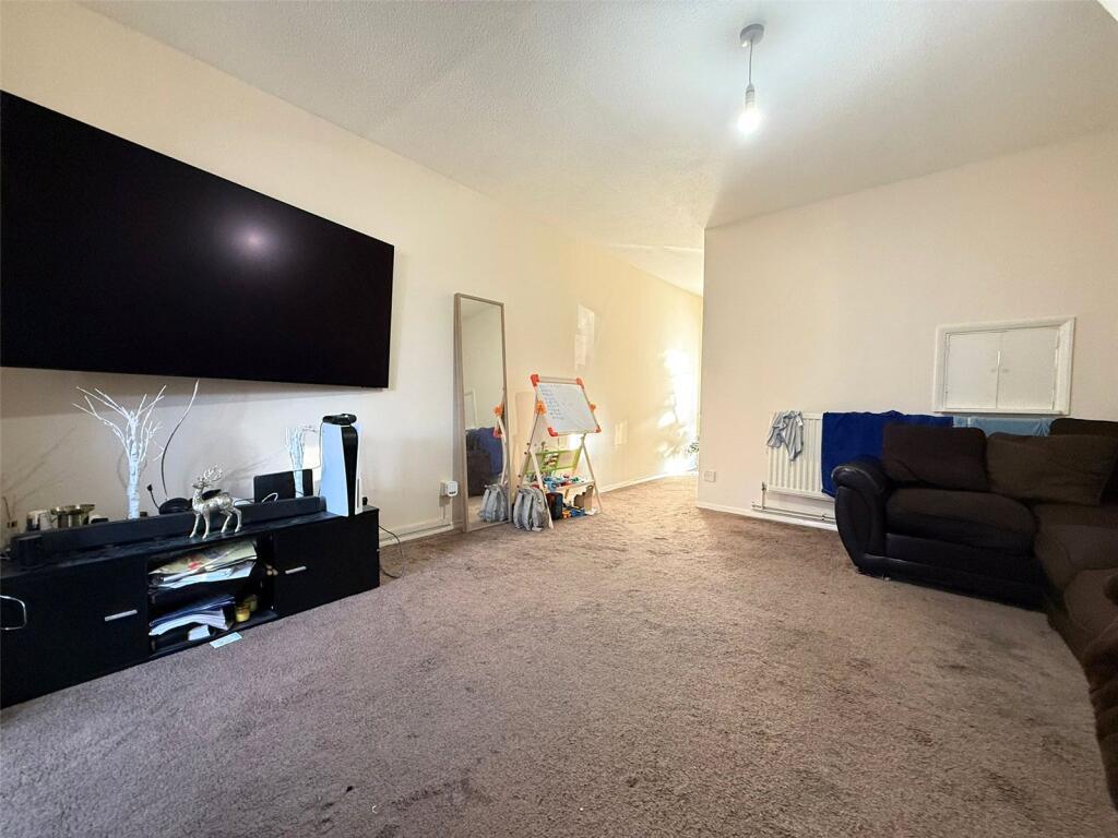 Manordene Road, Thamesmead, SE28 photo 4