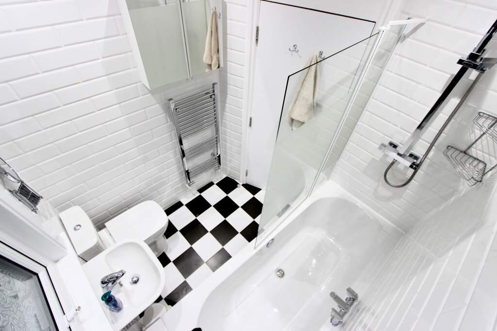 Main image of property: Warwick Road, London, N11