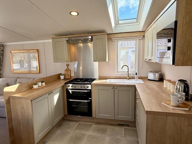 Trevella Caravan Park, Crantock, Cornwall - View 4