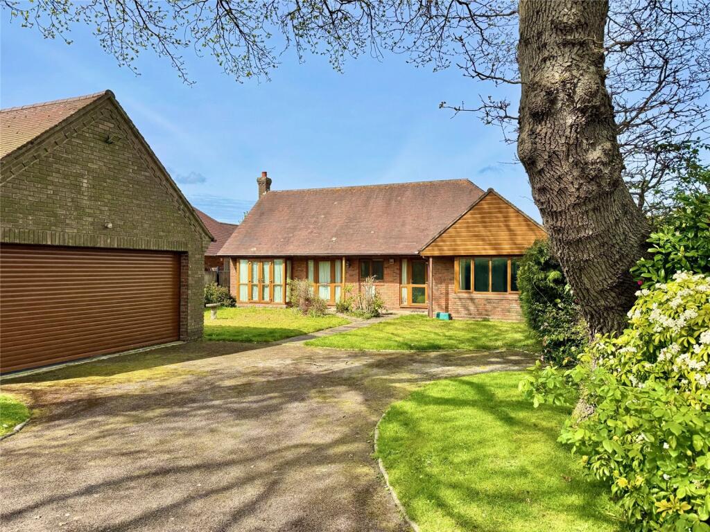Main image of property: Pond Close, New Milton, Hampshire, BH25