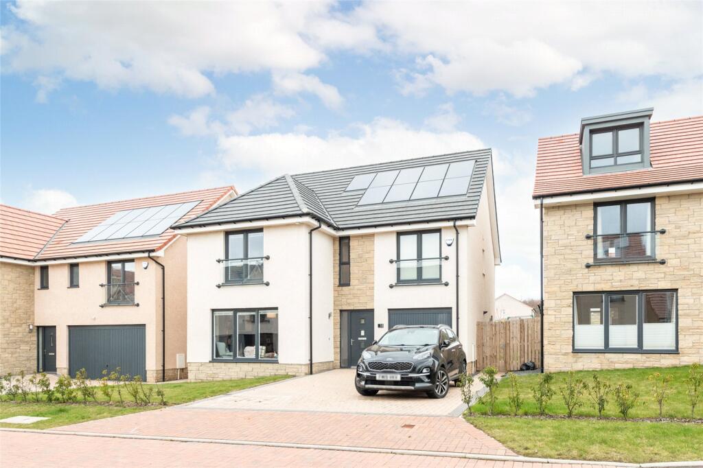 Main image of property: 18 Pikemen Crescent, Dunbar, East Lothian, EH42 1ZJ