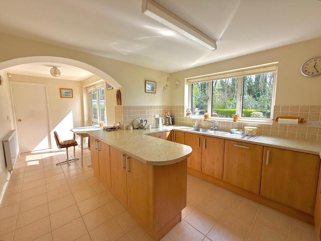House in Swindon, Broome Manor, South Swindon - View 3