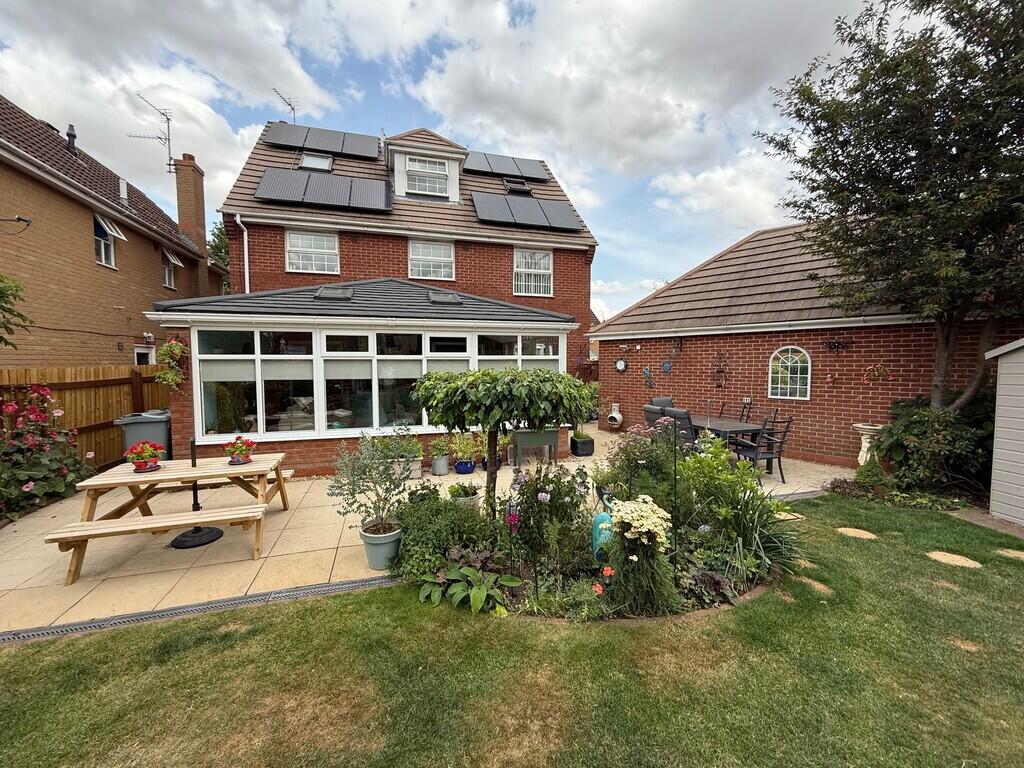Southfields, Bourne photo 2