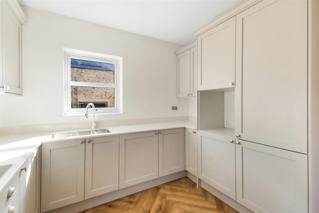 House in Darlington - More