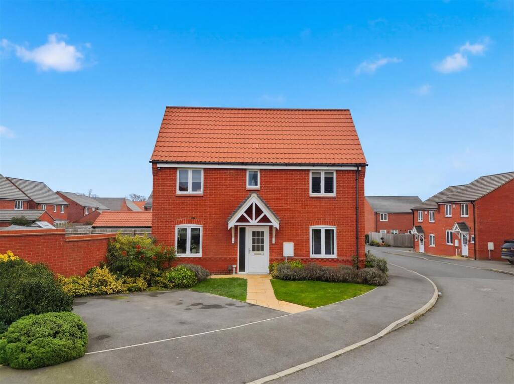 Main image of property: Eskdale Close, Dunston, Chesterfield