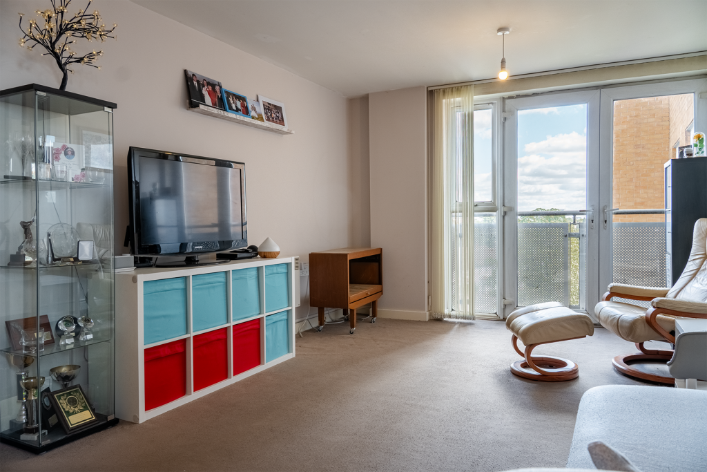Apartment in Slough - View 4