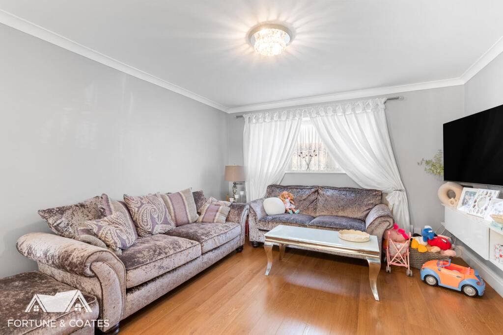 Apartment in Harlow, Potter Street - View 3