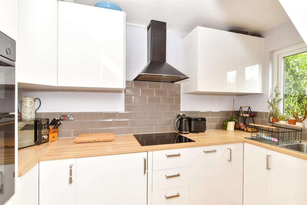 House in Basildon, Vange - View 4