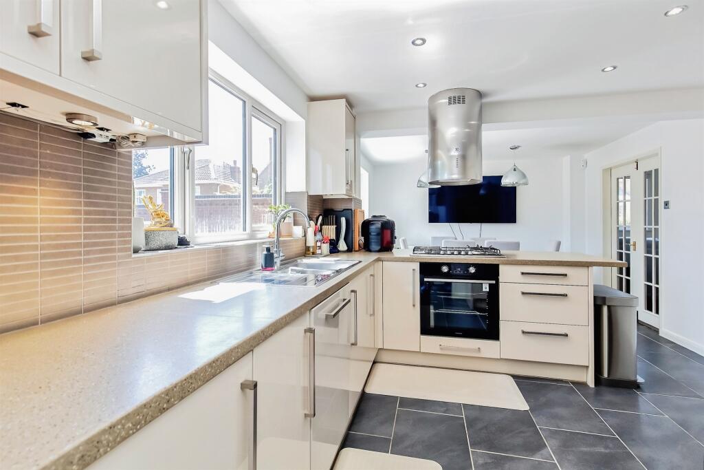 House in Kettering, Leisure Village - View 5
