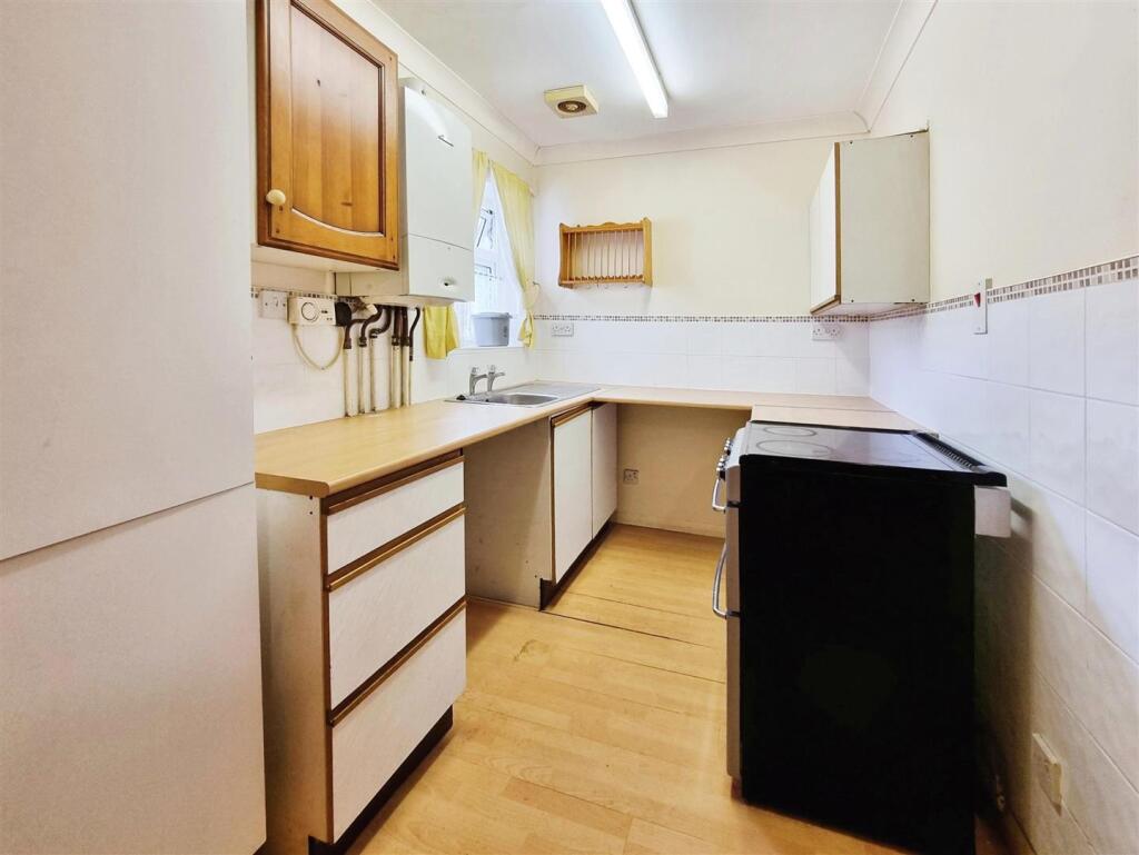 Apartment in Northampton - View 5