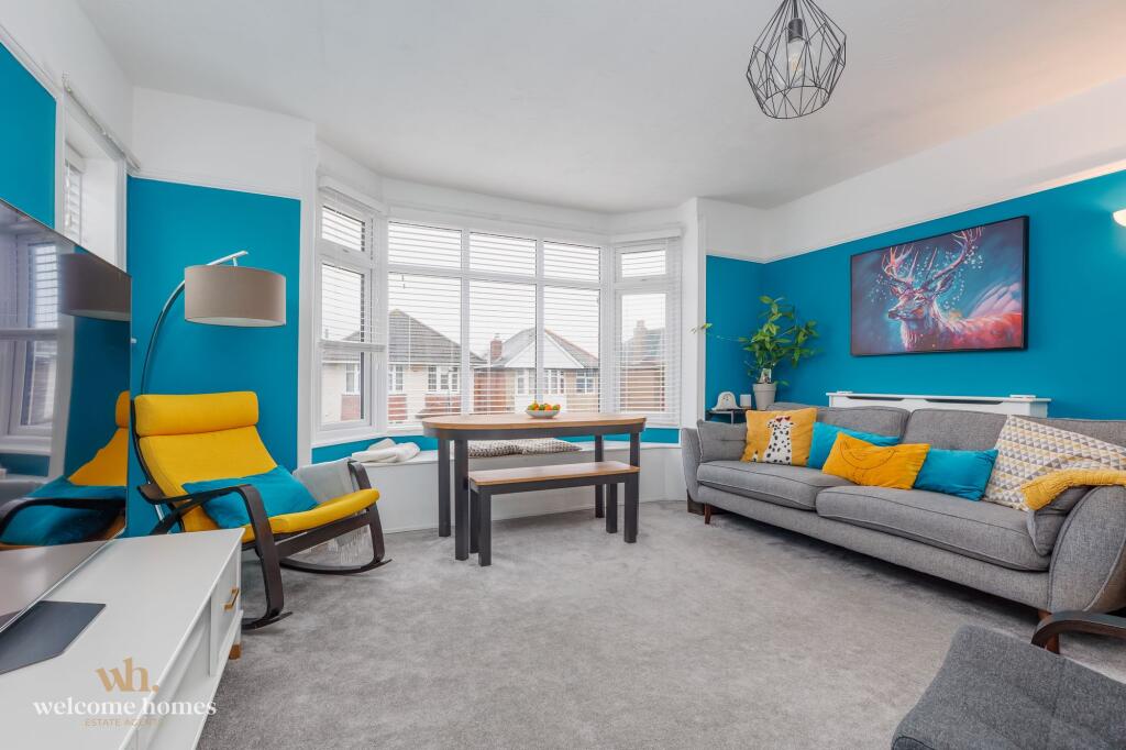 Apartment in Christchurch, Iford, Bournemouth - View 2