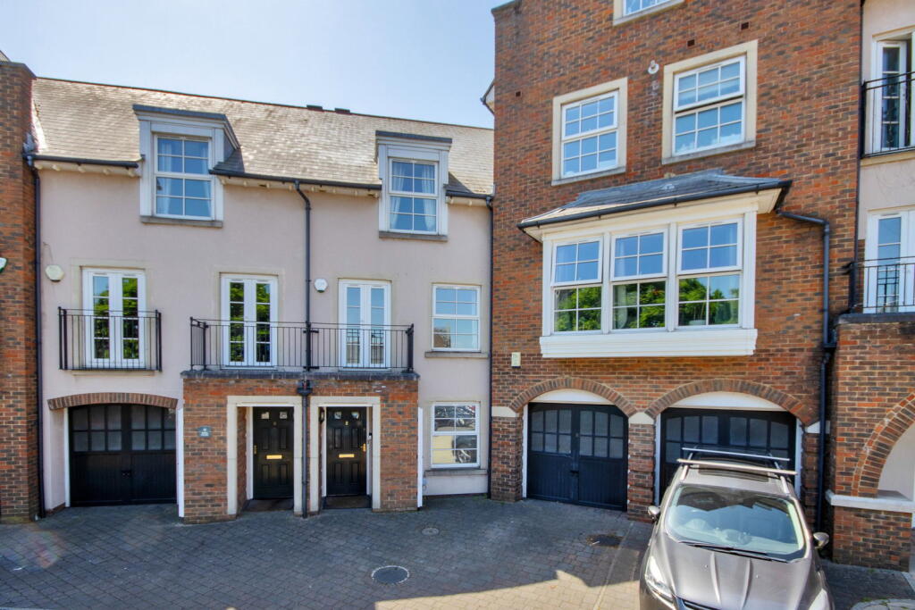 Main image of property: Bere Close, Greenhithe, DA9 9XD