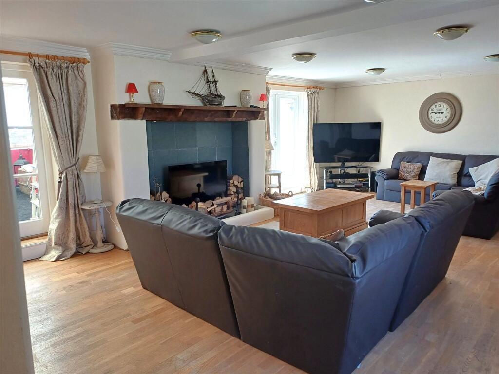 The Old Customs House, 16b West Bay, Bridport, DT6 photo 3