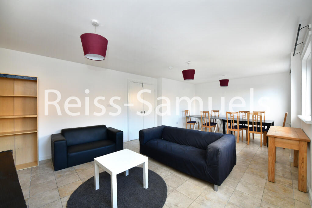 House in London, Cyclops Wharf, Isle of Dogs - View 4