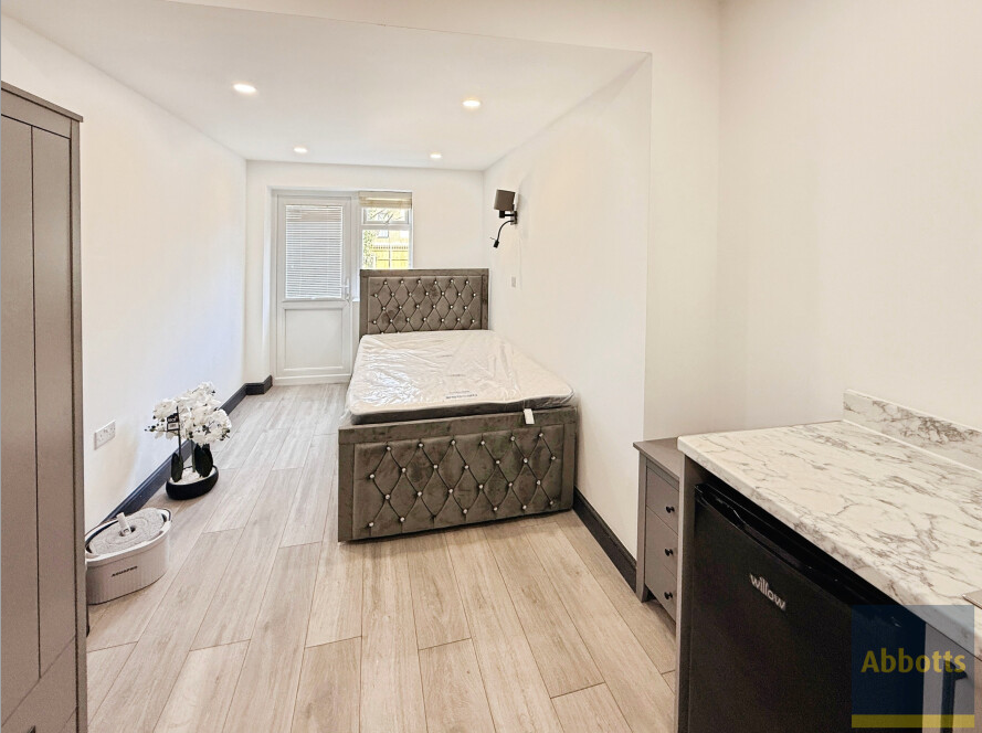 Main image of property: Glenhurst Road, Southend