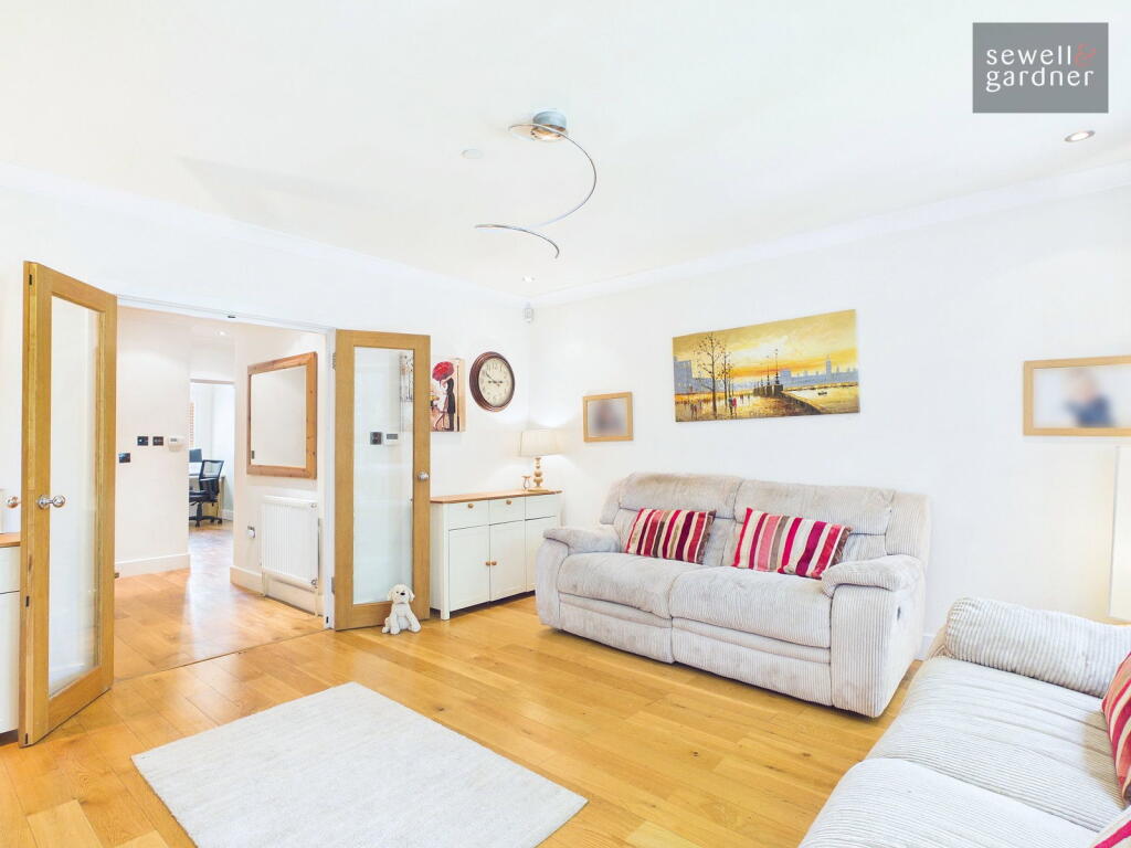 Dukes Place, Croxley Green - View 2