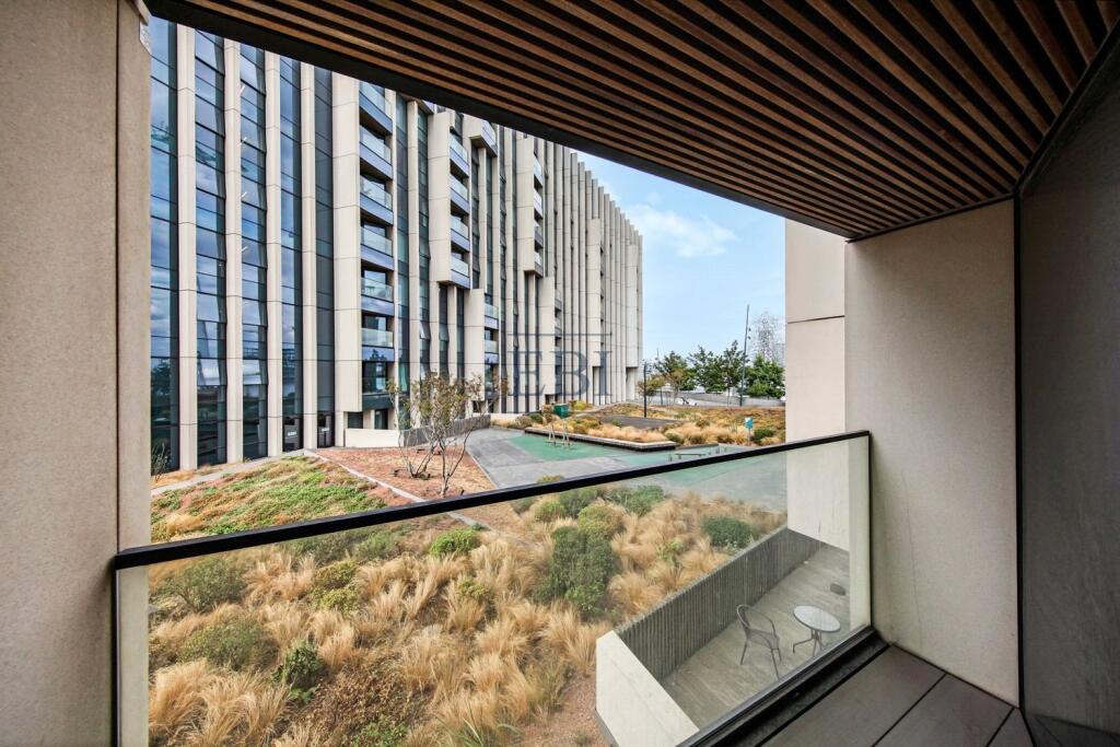 Apartment in London, Upper Riverside, Greenwich Peninsula - View 3
