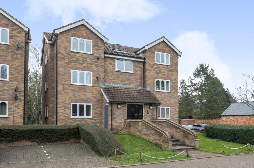 Main image of property: The Lindens, Towcester, Northamptonshire, NN12