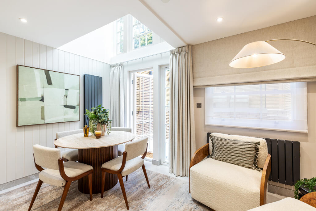 House in London, Royal Borough of Kensington and Chelsea - View 3